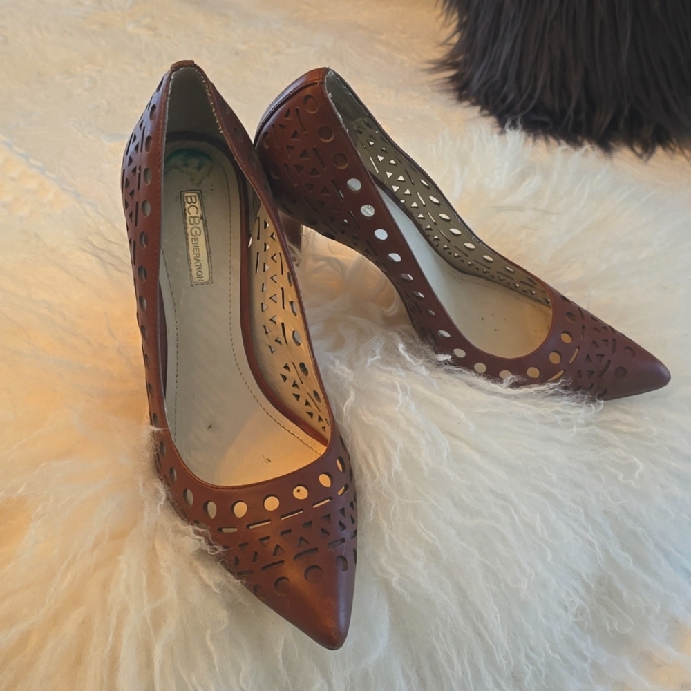 BCBG heels size 8